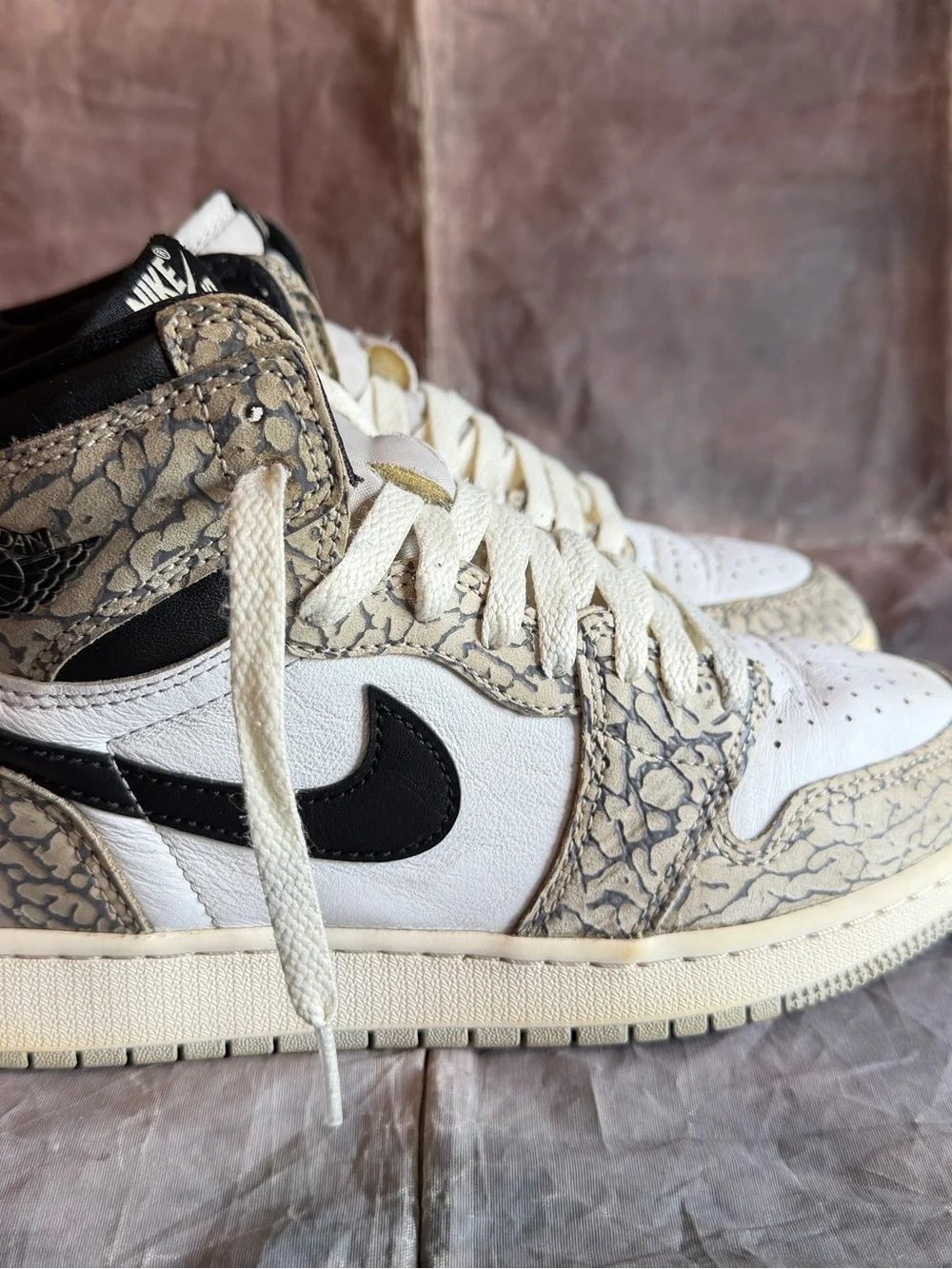 Nike Air Jordan Retro 1 High OG size 7Y